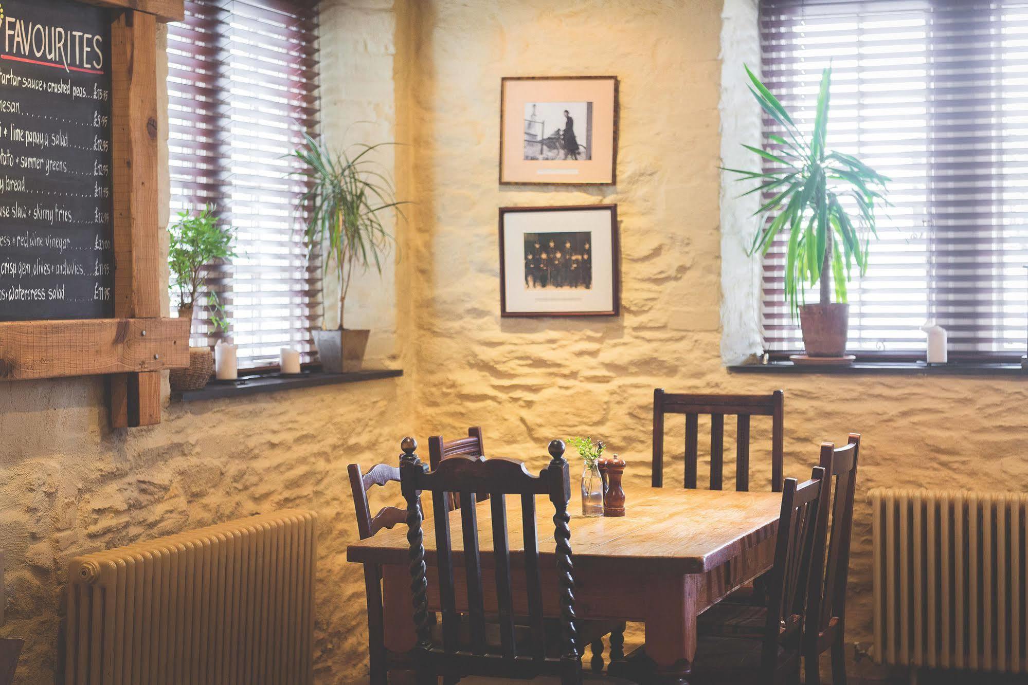 فندق Rose & Crown Yealmpton المظهر الخارجي الصورة